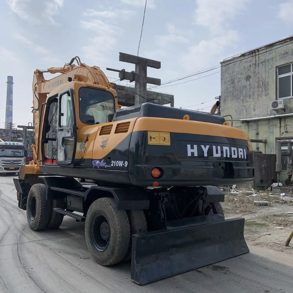 HYUNDAI R210W-9 - Kettenbagger: das Bild 5 HYUNDAI R210W-9 - Kettenbagger: das Bild 5