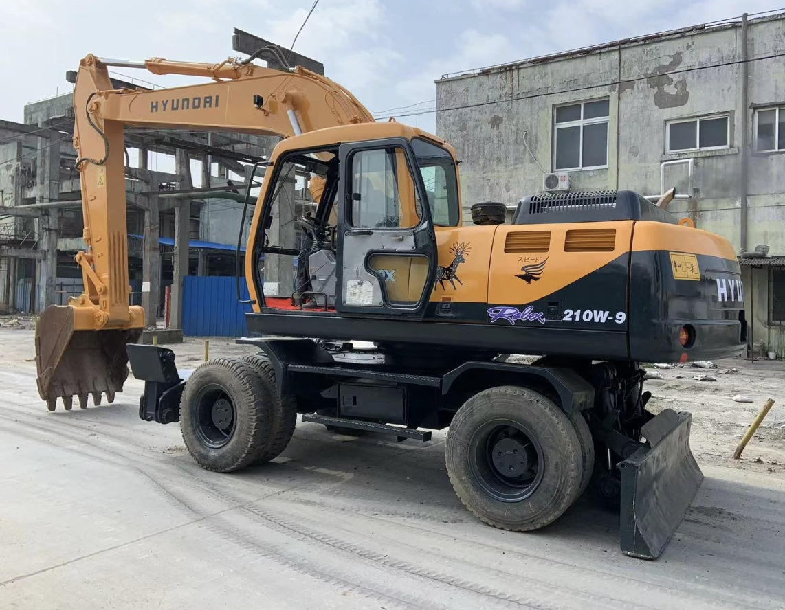 HYUNDAI R210W-9 - Kettenbagger: das Bild 1 HYUNDAI R210W-9 - Kettenbagger: das Bild 1