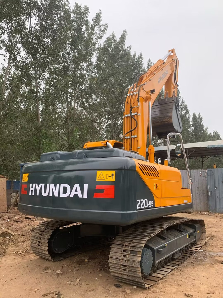 HYUNDAI R220-9S - Kettenbagger: das Bild 4 HYUNDAI R220-9S - Kettenbagger: das Bild 4