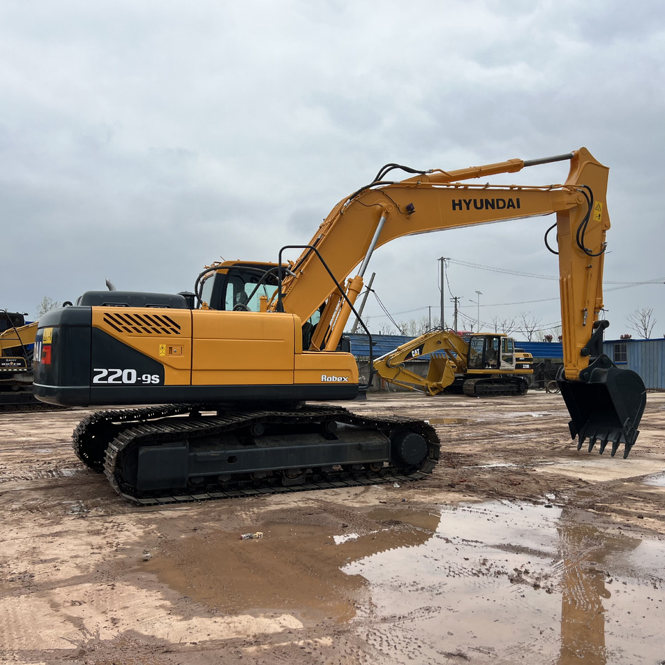 HYUNDAI R220-9S - Kettenbagger: das Bild 4 HYUNDAI R220-9S - Kettenbagger: das Bild 4