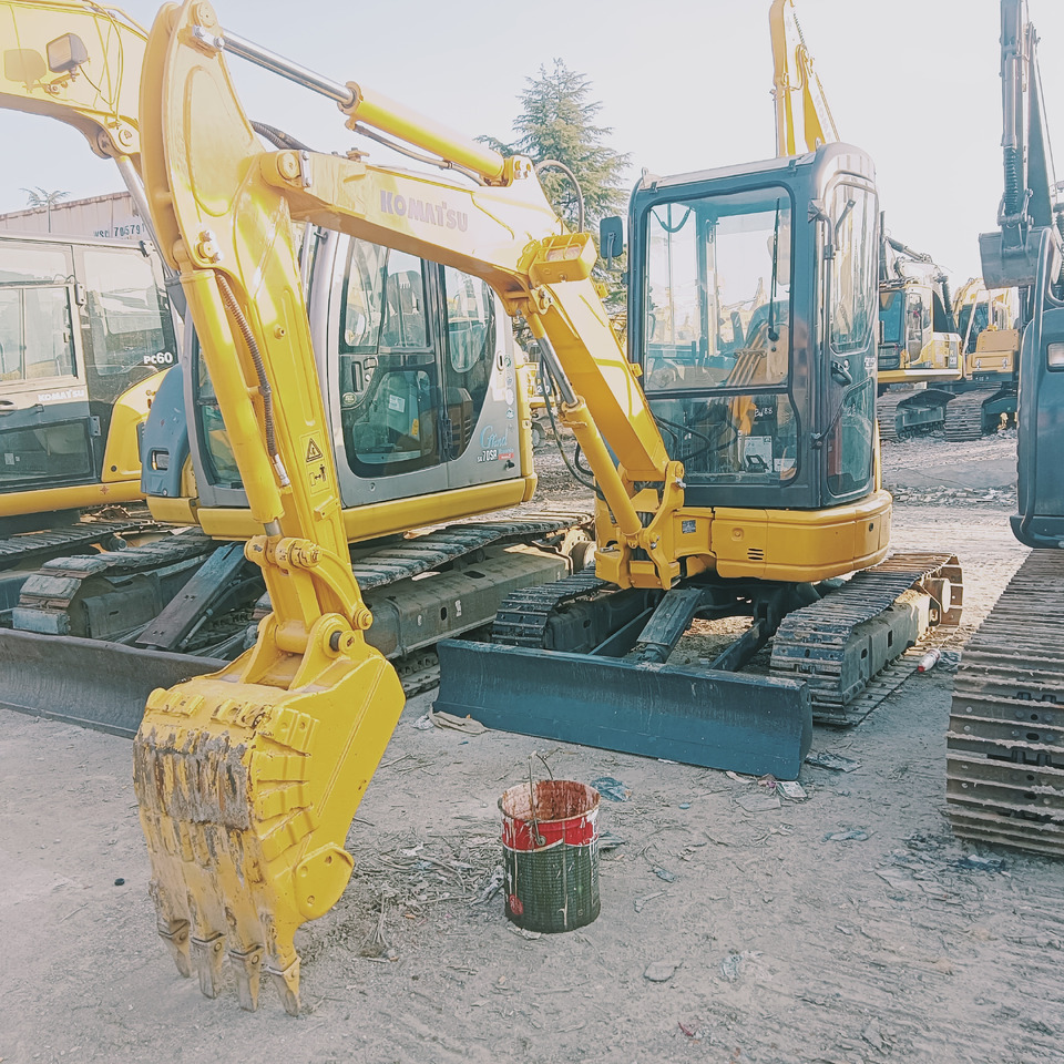 KOMATSU PC35 - Kettenbagger: das Bild 1 KOMATSU PC35 - Kettenbagger: das Bild 1