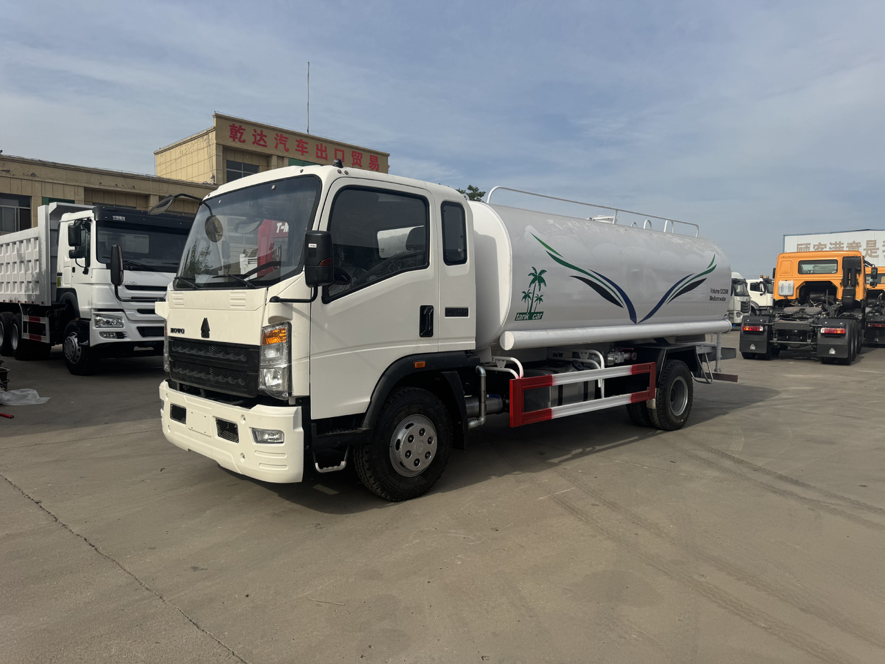 SINOTRUK Howo Water Tanker Click Here For DISCOUNT - Tankwagen: das Bild 1 SINOTRUK Howo Water Tanker Click Here For DISCOUNT - Tankwagen: das Bild 1