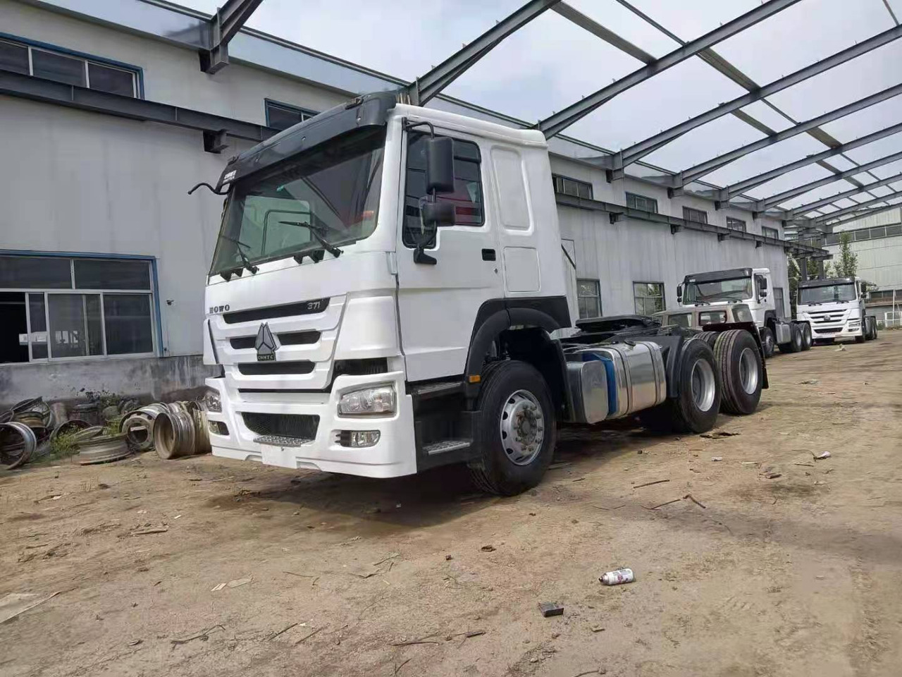 SINOTRUK HOWO 371 CLICK HERE FOR DISCOUNT - Sattelzugmaschine: das Bild 1 SINOTRUK HOWO 371 CLICK HERE FOR DISCOUNT - Sattelzugmaschine: das Bild 1