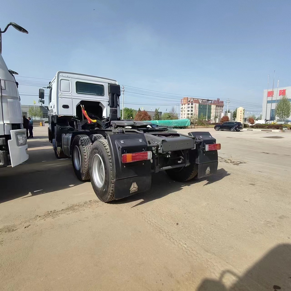 SINOTRUK HOWO 375 CLICK HERE FOR DISCOUNT - Sattelzugmaschine: das Bild 4 SINOTRUK HOWO 375 CLICK HERE FOR DISCOUNT - Sattelzugmaschine: das Bild 4