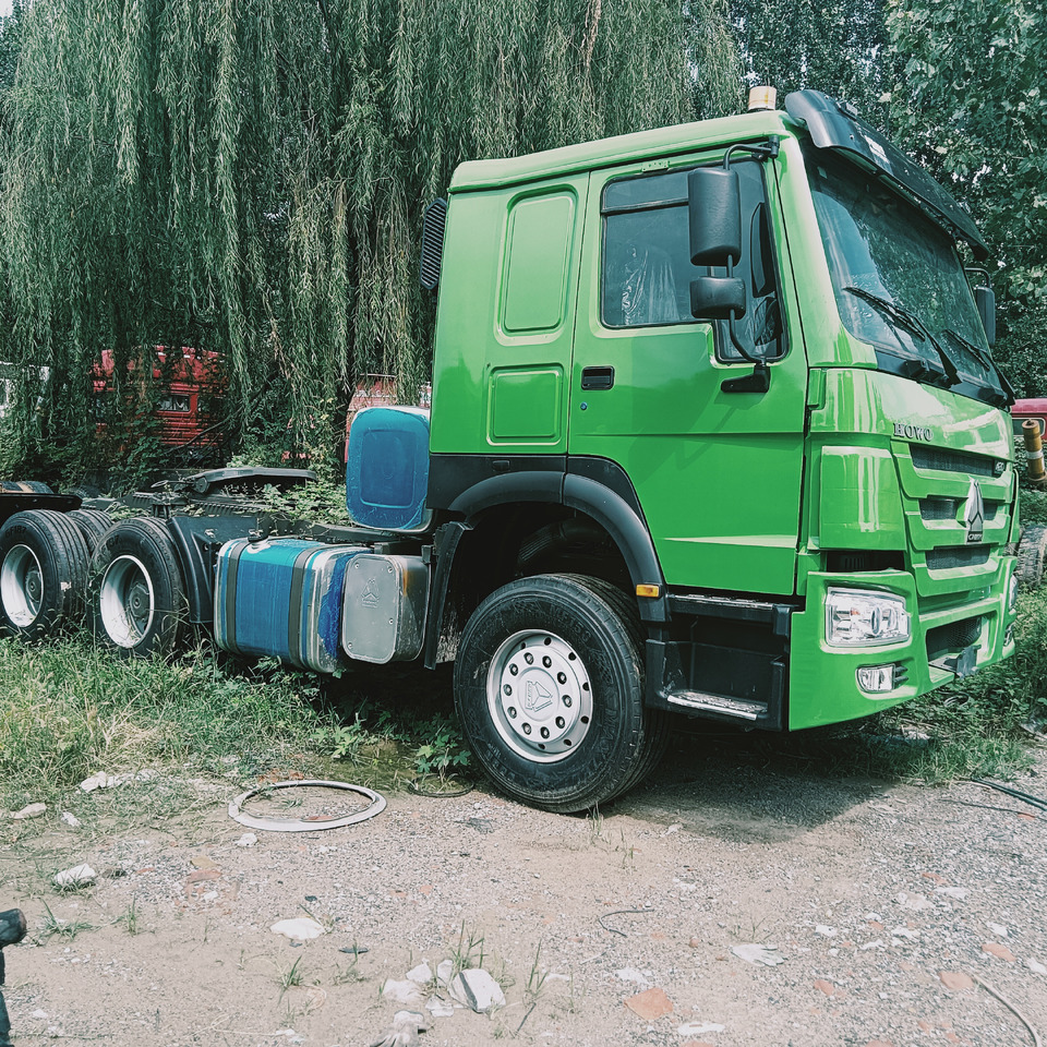 SINOTRUK HOWO 420 CLICK HERE FOR DISCOUNT - Sattelzugmaschine: das Bild 1 SINOTRUK HOWO 420 CLICK HERE FOR DISCOUNT - Sattelzugmaschine: das Bild 1