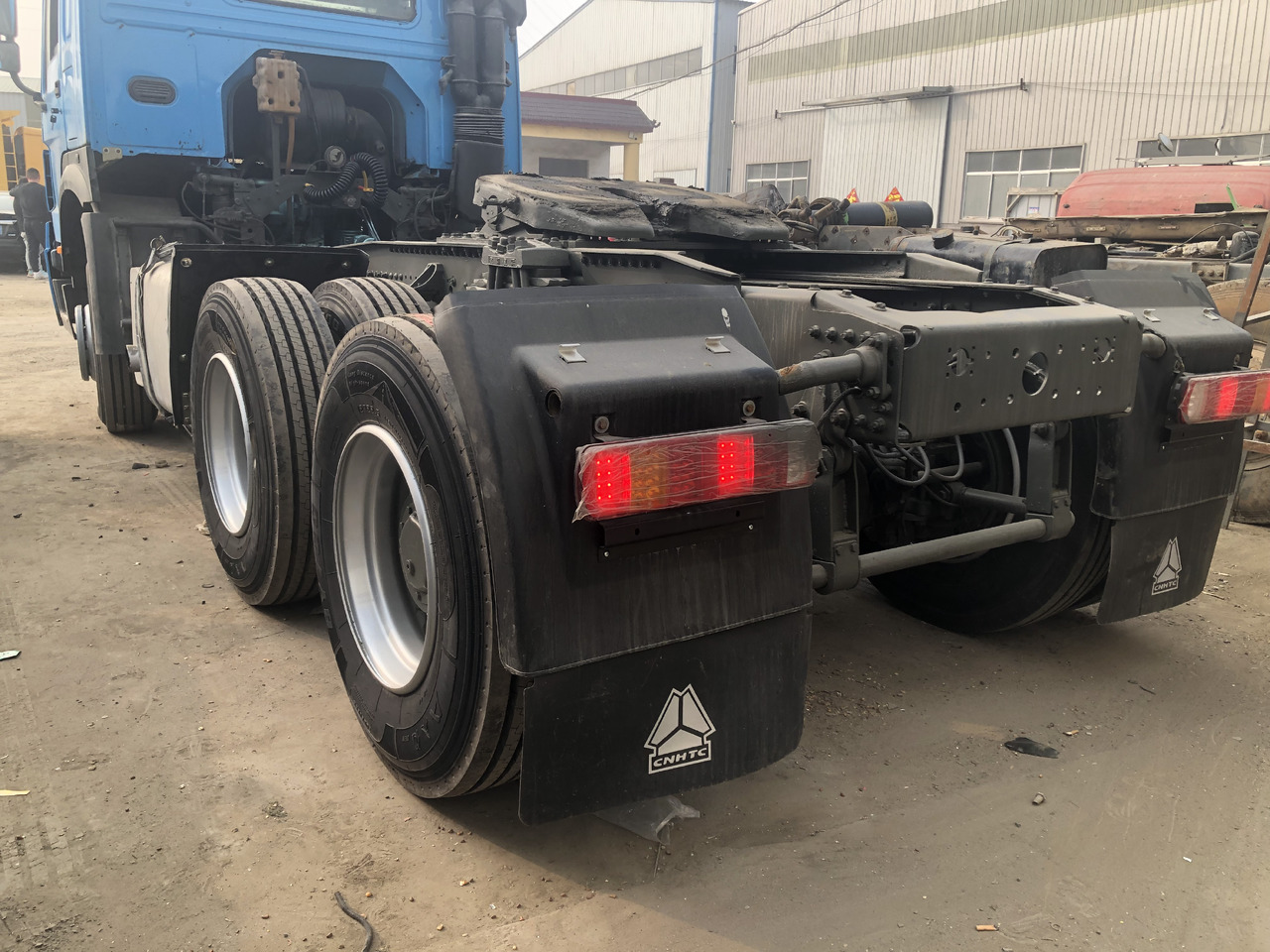 SINOTRUK HOWO371 - Sattelzugmaschine: das Bild 4 SINOTRUK HOWO371 - Sattelzugmaschine: das Bild 4