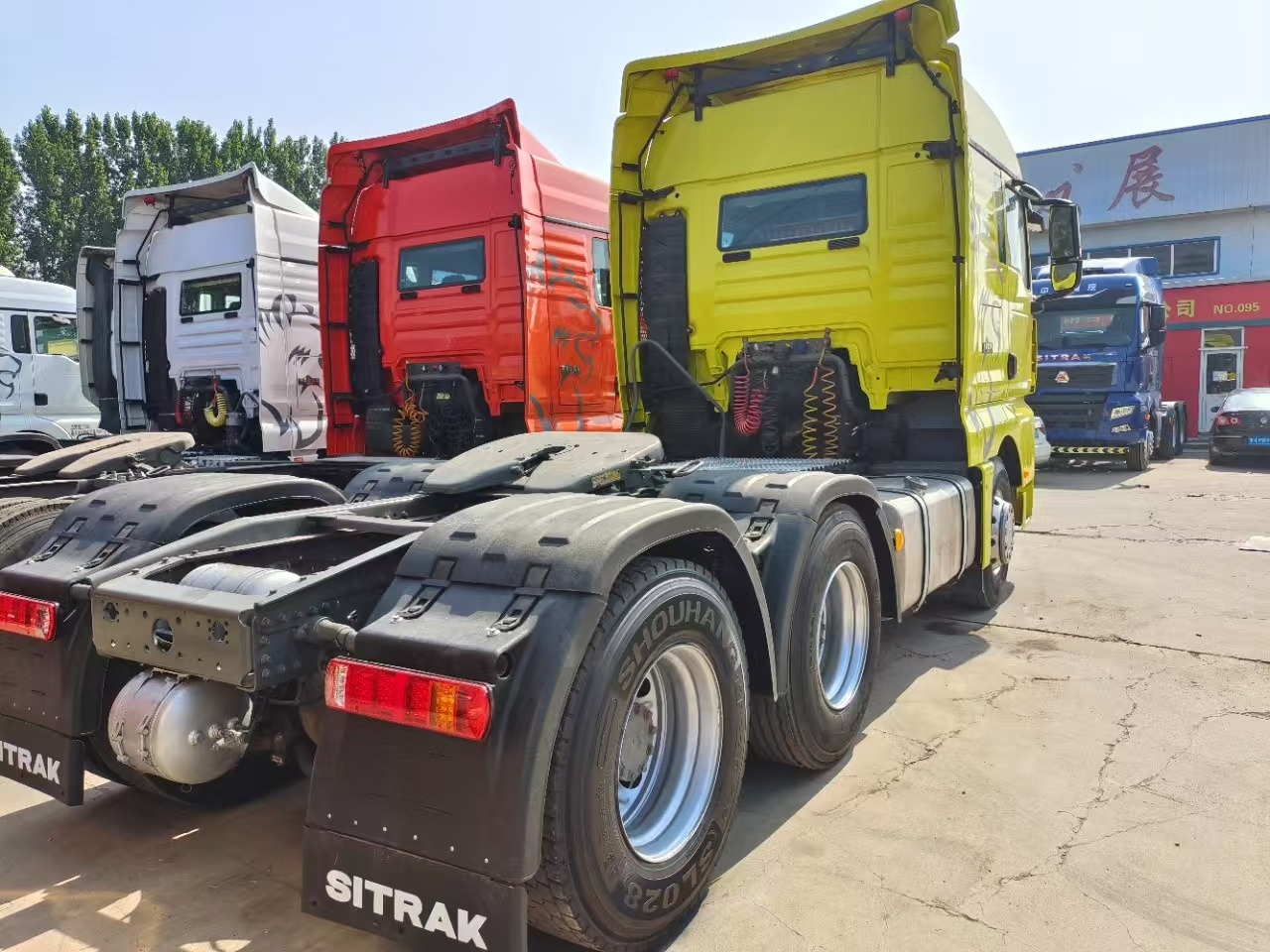 SINOTRUK SITRAK CLICK HERE FOR DISCOUNT - Sattelzugmaschine: das Bild 3 SINOTRUK SITRAK CLICK HERE FOR DISCOUNT - Sattelzugmaschine: das Bild 3