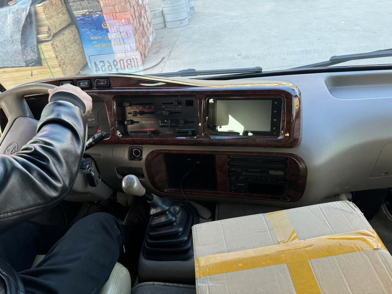 TOYOTA Coaster Bus 22Seats - Reisebus: das Bild 4 TOYOTA Coaster Bus 22Seats - Reisebus: das Bild 4