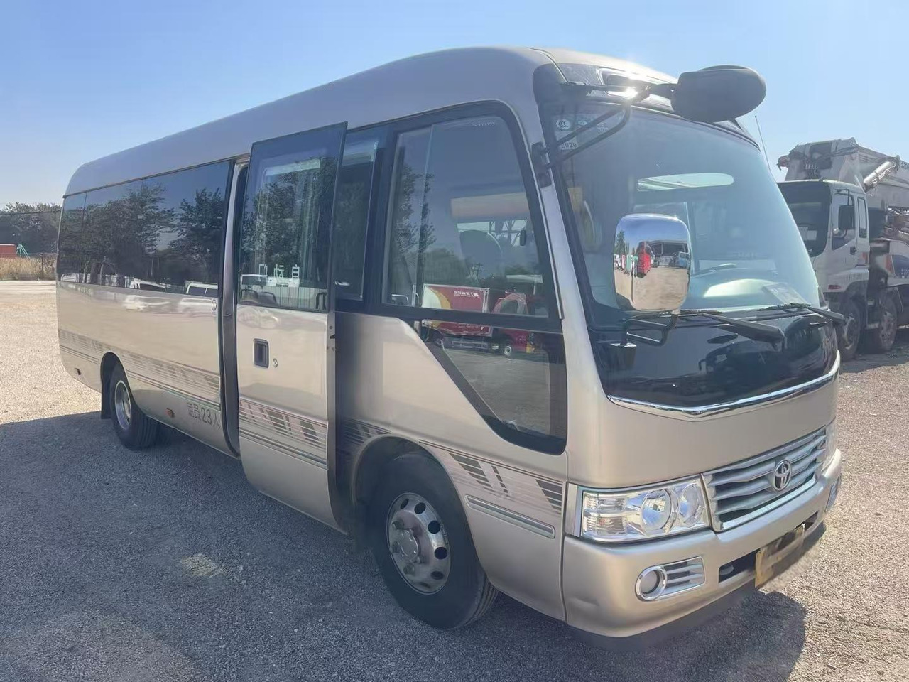 TOYOTA Coaster - Linienbus: das Bild 3 TOYOTA Coaster - Linienbus: das Bild 3