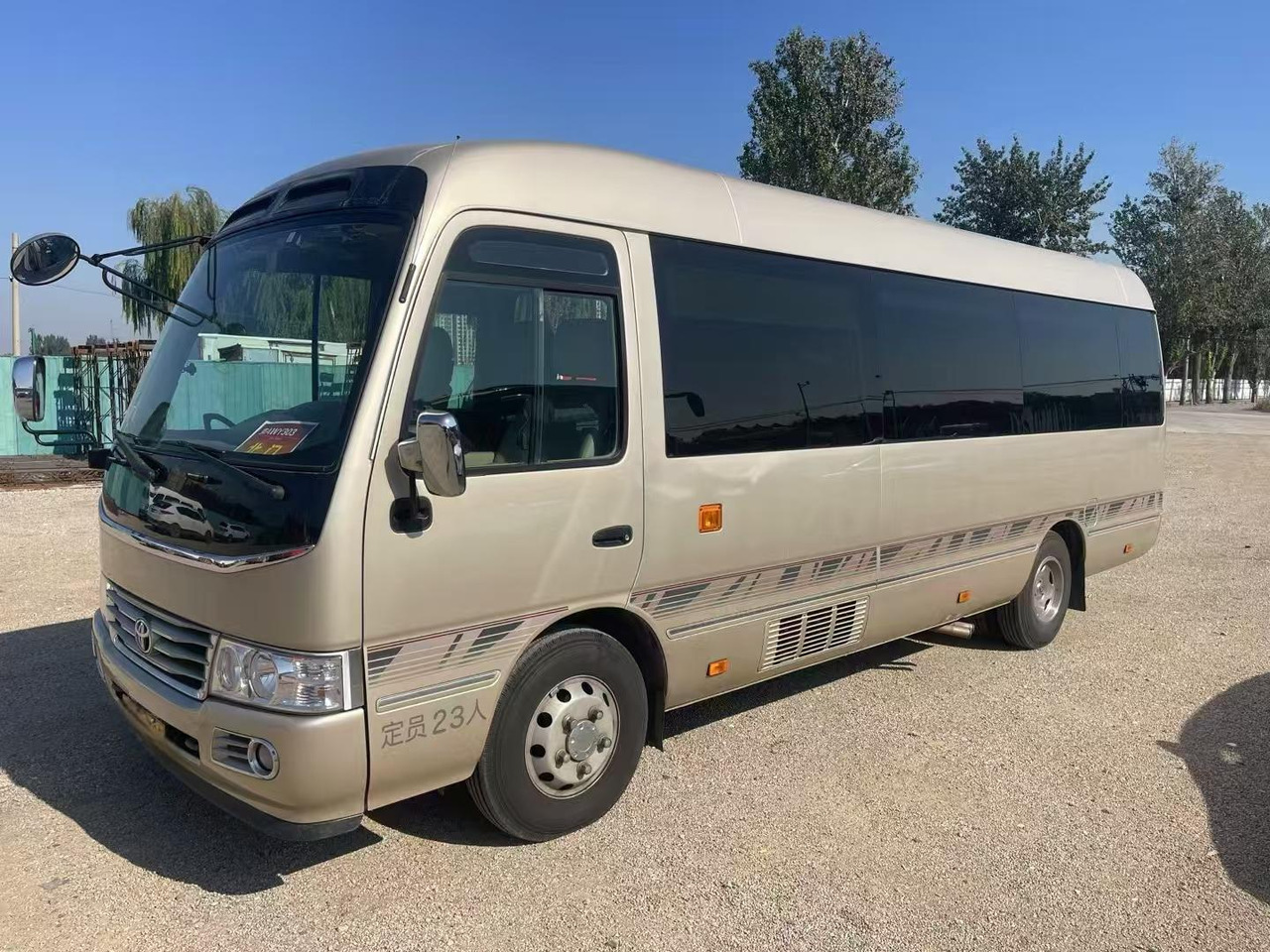 TOYOTA Coaster - Linienbus: das Bild 1 TOYOTA Coaster - Linienbus: das Bild 1
