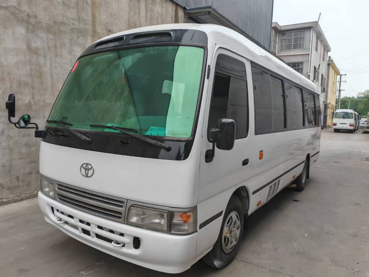 TOYOTA Hiace Bus 13 Seats - Reisebus: das Bild 1 TOYOTA Hiace Bus 13 Seats - Reisebus: das Bild 1