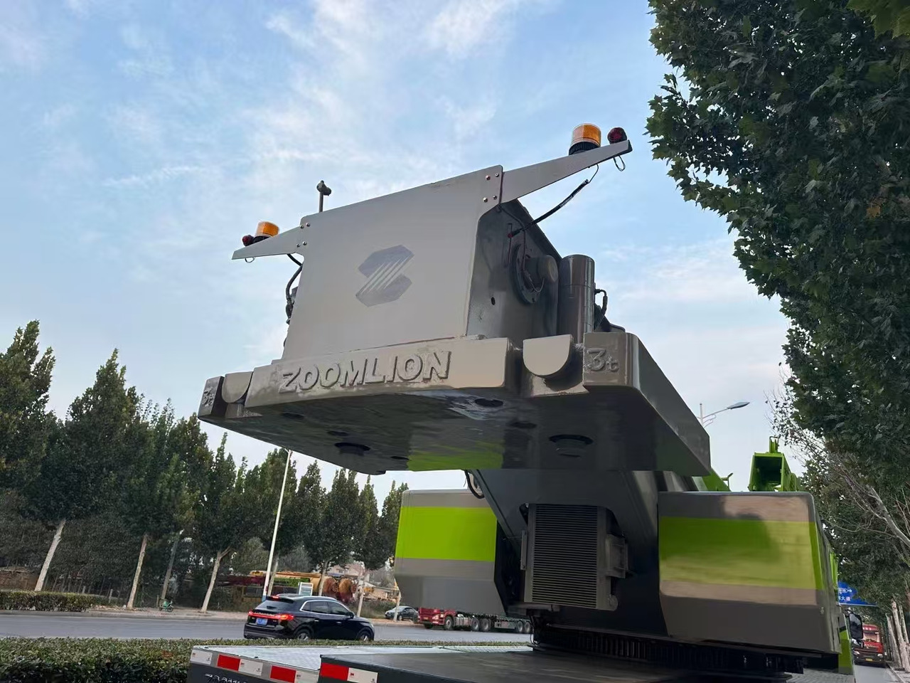 ZOOMLION ZTC800V Used 80tons Crane Strong Lifting Special Offer Inside - Kran: das Bild 4 ZOOMLION ZTC800V Used 80tons Crane Strong Lifting Special Offer Inside - Kran: das Bild 4