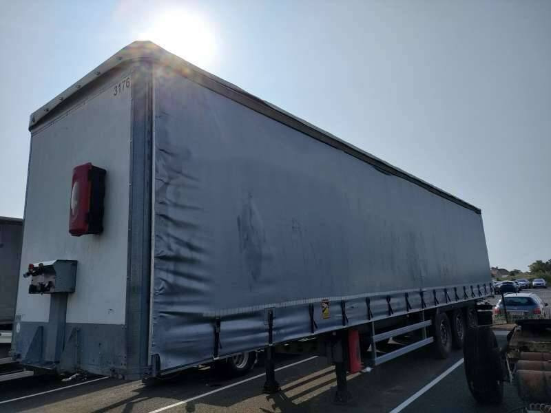 Semi-remorque 3 Essieux 38 TONNES HAYON 2 PORTES AR COFFRE A PALETTES - Planenauflieger: das Bild 3 Semi-remorque 3 Essieux 38 TONNES HAYON 2 PORTES AR COFFRE A PALETTES - Planenauflieger: das Bild 3