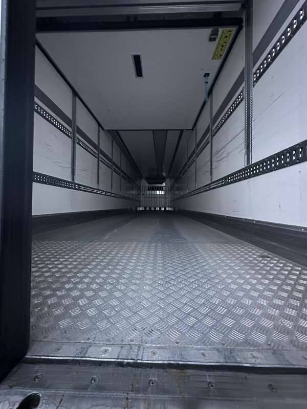 Semi-remorque 3 Essieux 38 TONNES HAYON CAISSE CHEREAU GROUPE CARRIER VECTOR 1950 MT DOUBLE PLANCHER - Kühlkoffer Auflieger: das Bild 3 Semi-remorque 3 Essieux 38 TONNES HAYON CAISSE CHEREAU GROUPE CARRIER VECTOR 1950 MT DOUBLE PLANCHER - Kühlkoffer Auflieger: das Bild 3