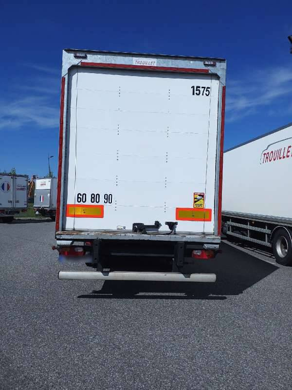 Semi-remorque 3 Essieux SEMI RECONDITONNEE -38 TONNES PORTE RELEVANTE - Koffer Auflieger: das Bild 4 Semi-remorque 3 Essieux SEMI RECONDITONNEE -38 TONNES PORTE RELEVANTE - Koffer Auflieger: das Bild 4