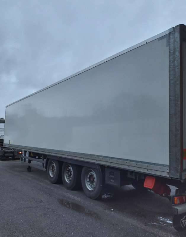 Semi-remorque 3 Essieux SEMI RECONDITONNEE -38 TONNES PORTE RELEVANTE - Koffer Auflieger: das Bild 1 Semi-remorque 3 Essieux SEMI RECONDITONNEE -38 TONNES PORTE RELEVANTE - Koffer Auflieger: das Bild 1