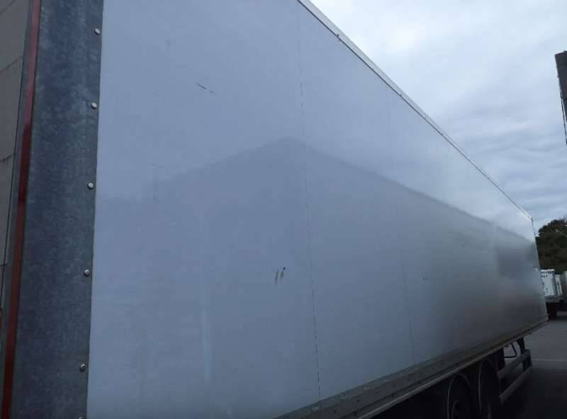 Semi-remorque 3 Essieux SEMI RECONDITONNEE -38 TONNES PORTE RELEVANTE - Koffer Auflieger: das Bild 2 Semi-remorque 3 Essieux SEMI RECONDITONNEE -38 TONNES PORTE RELEVANTE - Koffer Auflieger: das Bild 2