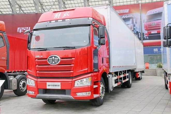 FAW Faw J6P Box Truck 4X2 for Sale in Sierra Leone - Koffer LKW: das Bild 1 FAW Faw J6P Box Truck 4X2 for Sale in Sierra Leone - Koffer LKW: das Bild 1