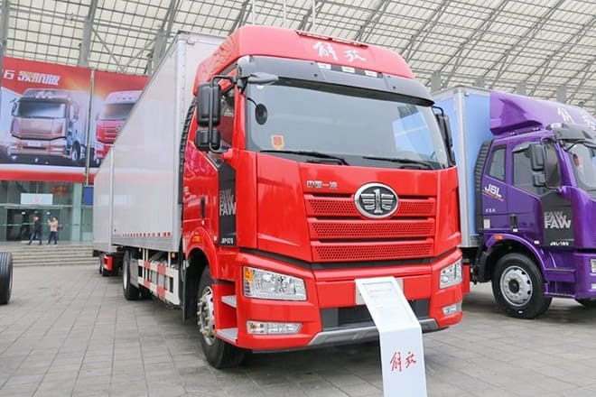FAW Faw J6P Box Truck 4X2 for Sale in Sierra Leone - Koffer LKW: das Bild 2 FAW Faw J6P Box Truck 4X2 for Sale in Sierra Leone - Koffer LKW: das Bild 2