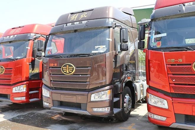 FAW Faw J6P 6X4 Tractor Head for Sale in Angola - Sattelzugmaschine: das Bild 1 FAW Faw J6P 6X4 Tractor Head for Sale in Angola - Sattelzugmaschine: das Bild 1