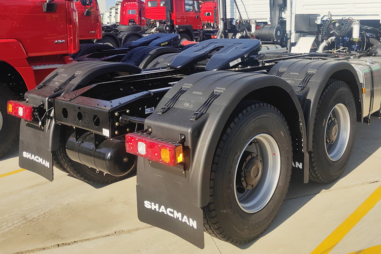 SHACMAN Second Hand Shacman Tractor Trailer for Sale in Malawi - Sattelzugmaschine: das Bild 5 SHACMAN Second Hand Shacman Tractor Trailer for Sale in Malawi - Sattelzugmaschine: das Bild 5