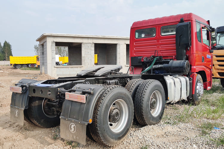 SHACMAN Second Hand Shacman Tractor Trailer for Sale in Tanzania - Sattelzugmaschine: das Bild 4 SHACMAN Second Hand Shacman Tractor Trailer for Sale in Tanzania - Sattelzugmaschine: das Bild 4