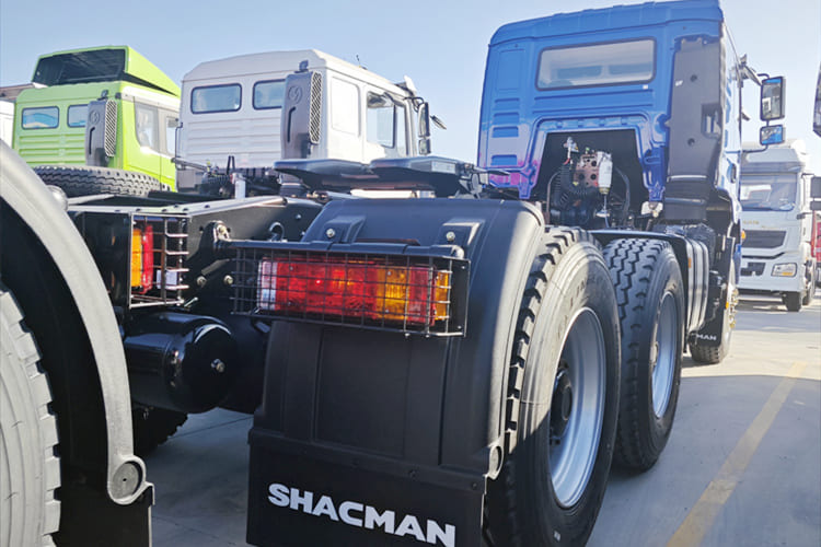 SHACMAN Shacman F3000 Truck Head for Sale in Saudi Arabia - Sattelzugmaschine: das Bild 2 SHACMAN Shacman F3000 Truck Head for Sale in Saudi Arabia - Sattelzugmaschine: das Bild 2