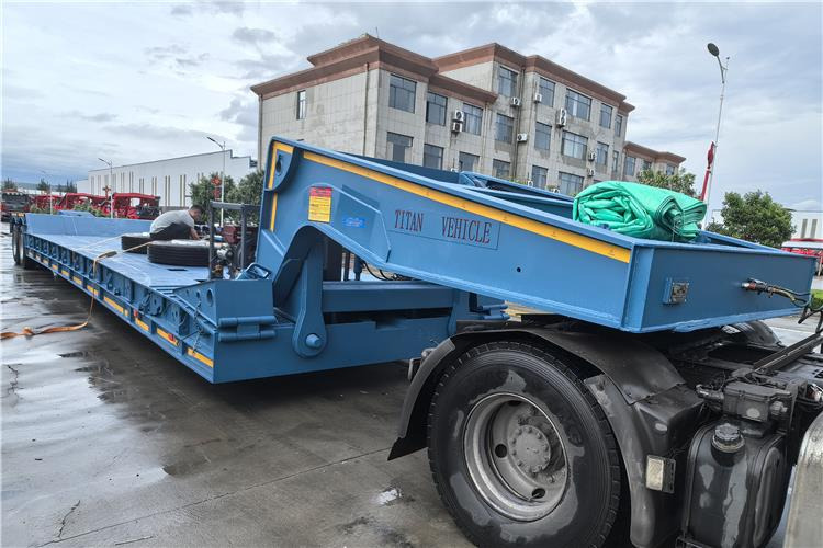 TITAN 2 Axle 80 Ton Detachable Gooseneck Trailer for Sale In Nigeria - Tieflader Auflieger: das Bild 3 TITAN 2 Axle 80 Ton Detachable Gooseneck Trailer for Sale In Nigeria - Tieflader Auflieger: das Bild 3