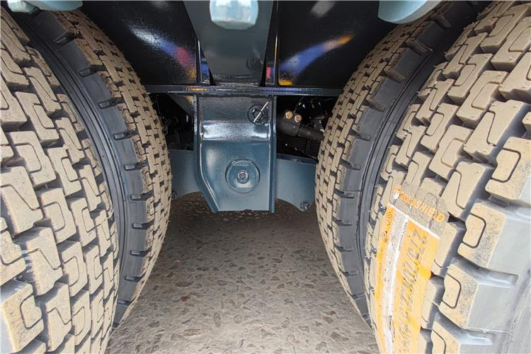 TITAN 4 Axle Low Loader Trailer for Sale In Jamaica - Tieflader Auflieger: das Bild 5 TITAN 4 Axle Low Loader Trailer for Sale In Jamaica - Tieflader Auflieger: das Bild 5