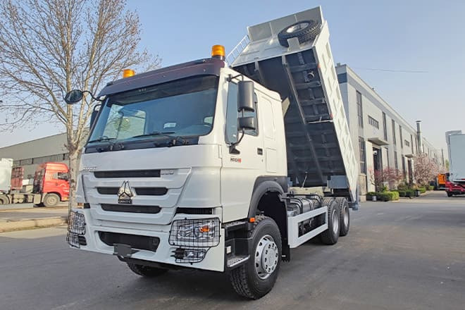 TITAN Howo 6x4 New Tipper Trucks for Sale in Ghana - Kipper: das Bild 1 TITAN Howo 6x4 New Tipper Trucks for Sale in Ghana - Kipper: das Bild 1