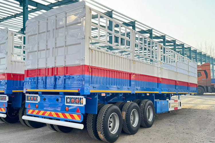 TITAN Livestock Trailer for Sale in Ghana - Tiertransporter Auflieger: das Bild 1 TITAN Livestock Trailer for Sale in Ghana - Tiertransporter Auflieger: das Bild 1