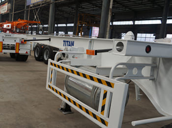 TITAN Shipping Container Trailer for Sale in Ghana - Fahrgestell Auflieger: das Bild 2 TITAN Shipping Container Trailer for Sale in Ghana - Fahrgestell Auflieger: das Bild 2