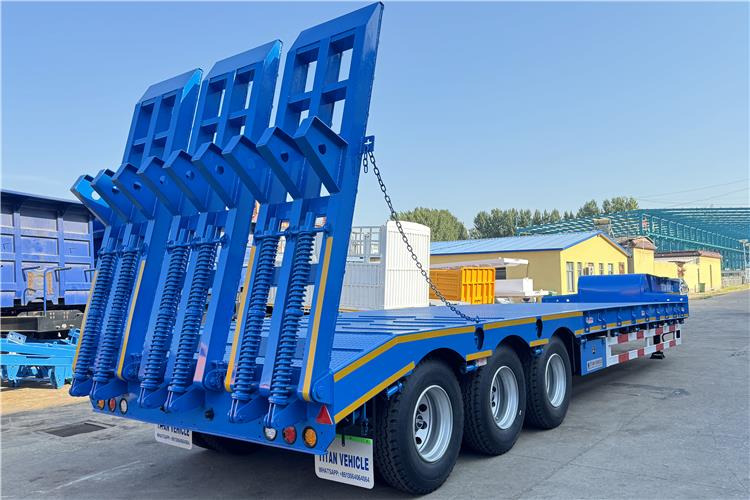 TITAN Tri Axle 80 Ton Low Loader Semi Trailer for Sale In Benin - Tieflader Auflieger: das Bild 2 TITAN Tri Axle 80 Ton Low Loader Semi Trailer for Sale In Benin - Tieflader Auflieger: das Bild 2