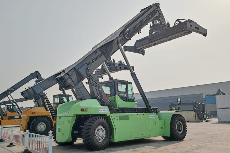 XCMG Reach Stacker Price for Sale in Guyana - Containerstapler: das Bild 2 XCMG Reach Stacker Price for Sale in Guyana - Containerstapler: das Bild 2