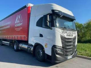 Iveco S-WAY 460 - Sattelzugmaschine: das Bild 2 Iveco S-WAY 460 - Sattelzugmaschine: das Bild 2