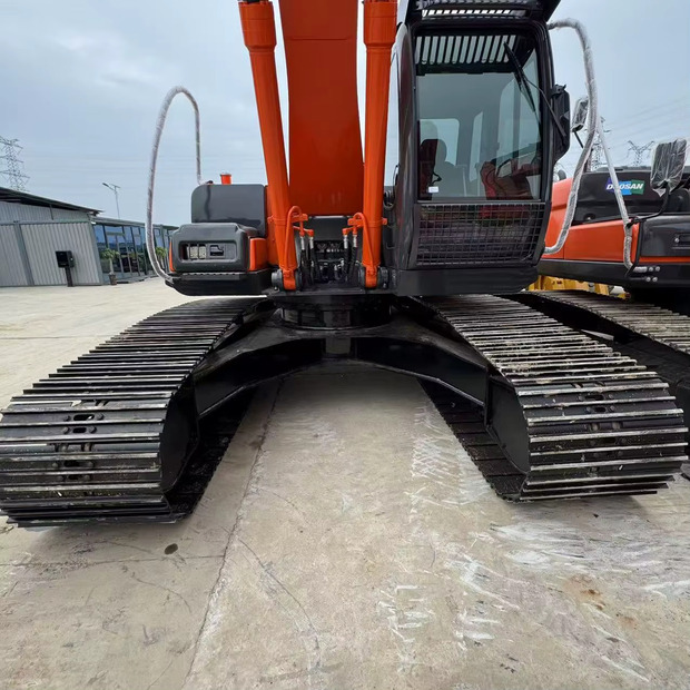 2022 Hitachi ZX250 - Kettenbagger: das Bild 3 2022 Hitachi ZX250 - Kettenbagger: das Bild 3