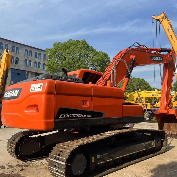 Kettenbagger 2023 Doosan DH225-9: das Bild 7