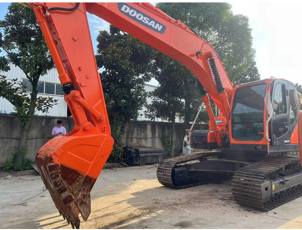 Kettenbagger 2023 Doosan DH225-9: das Bild 8