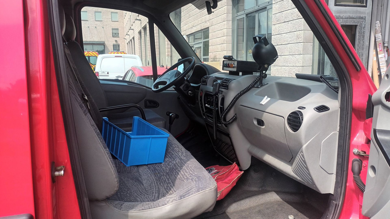A vendre RENAULT MASTER. - Kastenwagen, Transporter mit Doppelkabine: das Bild 2 A vendre RENAULT MASTER. - Kastenwagen, Transporter mit Doppelkabine: das Bild 2