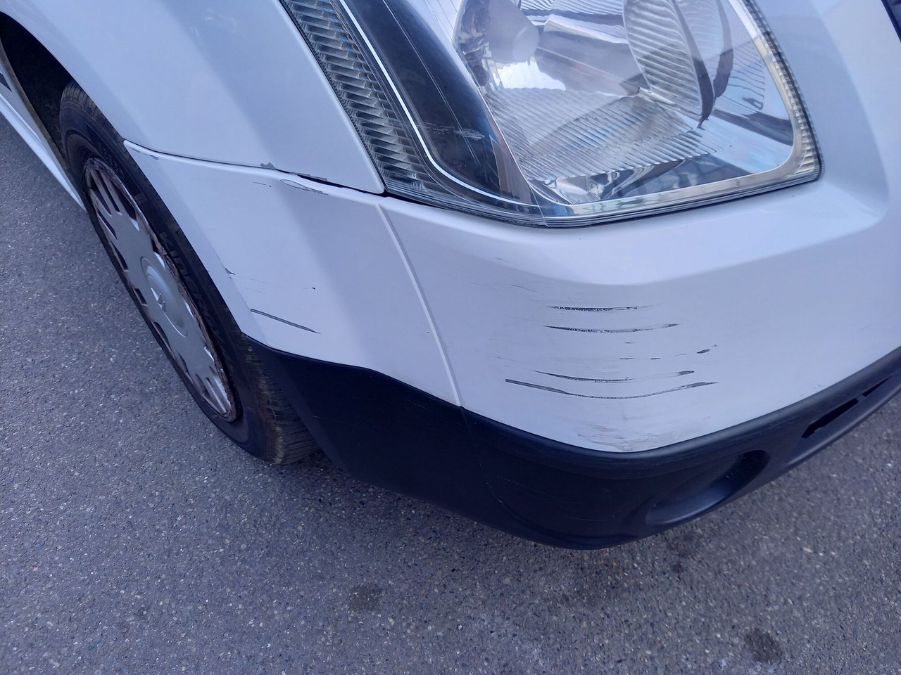 CITROEN C2 -Berline commerciale essence - 3 portes - 2 plac - PKW: das Bild 3 CITROEN C2 -Berline commerciale essence - 3 portes - 2 plac - PKW: das Bild 3