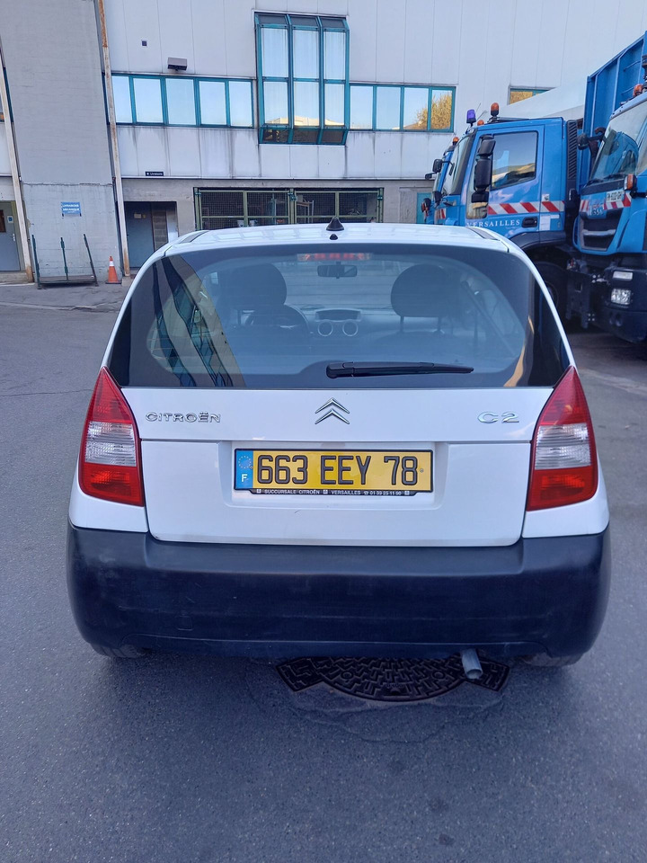 CITROEN C2 -Berline commerciale essence - 3 portes - 2 places - autoradio - BV 5 - 4CV - Carrosserie : Légères griffes sur bas de caisse côté droit (Voir photo) - Leger décalage aile avant gauche (Vo - PKW: das Bild 5 CITROEN C2 -Berline commerciale essence - 3 portes - 2 places - autoradio - BV 5 - 4CV - Carrosserie : Légères griffes sur bas de caisse côté droit (Voir photo) - Leger décalage aile avant gauche (Vo - PKW: das Bild 5