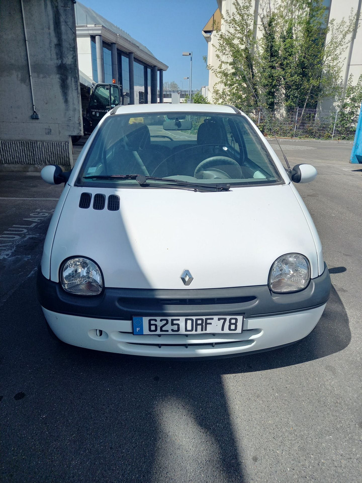 RENAULT TWINGO - Berline essence - 3 portes - 4places - Vitr - PKW: das Bild 1 RENAULT TWINGO - Berline essence - 3 portes - 4places - Vitr - PKW: das Bild 1