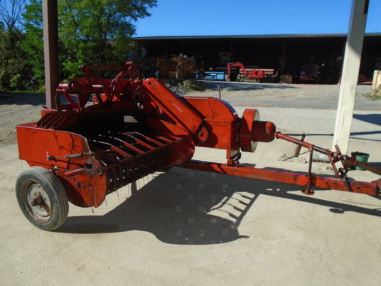 Massey Ferguson 10-8 - Packenpresse: das Bild 2 Massey Ferguson 10-8 - Packenpresse: das Bild 2
