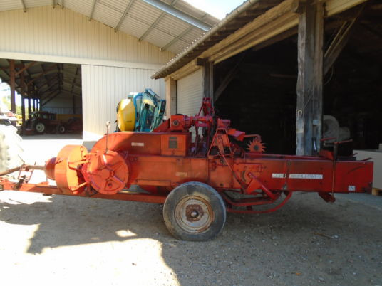 Massey Ferguson 10-8 - Packenpresse: das Bild 1 Massey Ferguson 10-8 - Packenpresse: das Bild 1