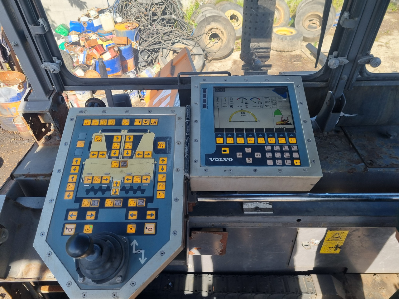 VOLVO TITAN 6870 - Asphaltfertiger/ Straßenfertiger: das Bild 5 VOLVO TITAN 6870 - Asphaltfertiger/ Straßenfertiger: das Bild 5