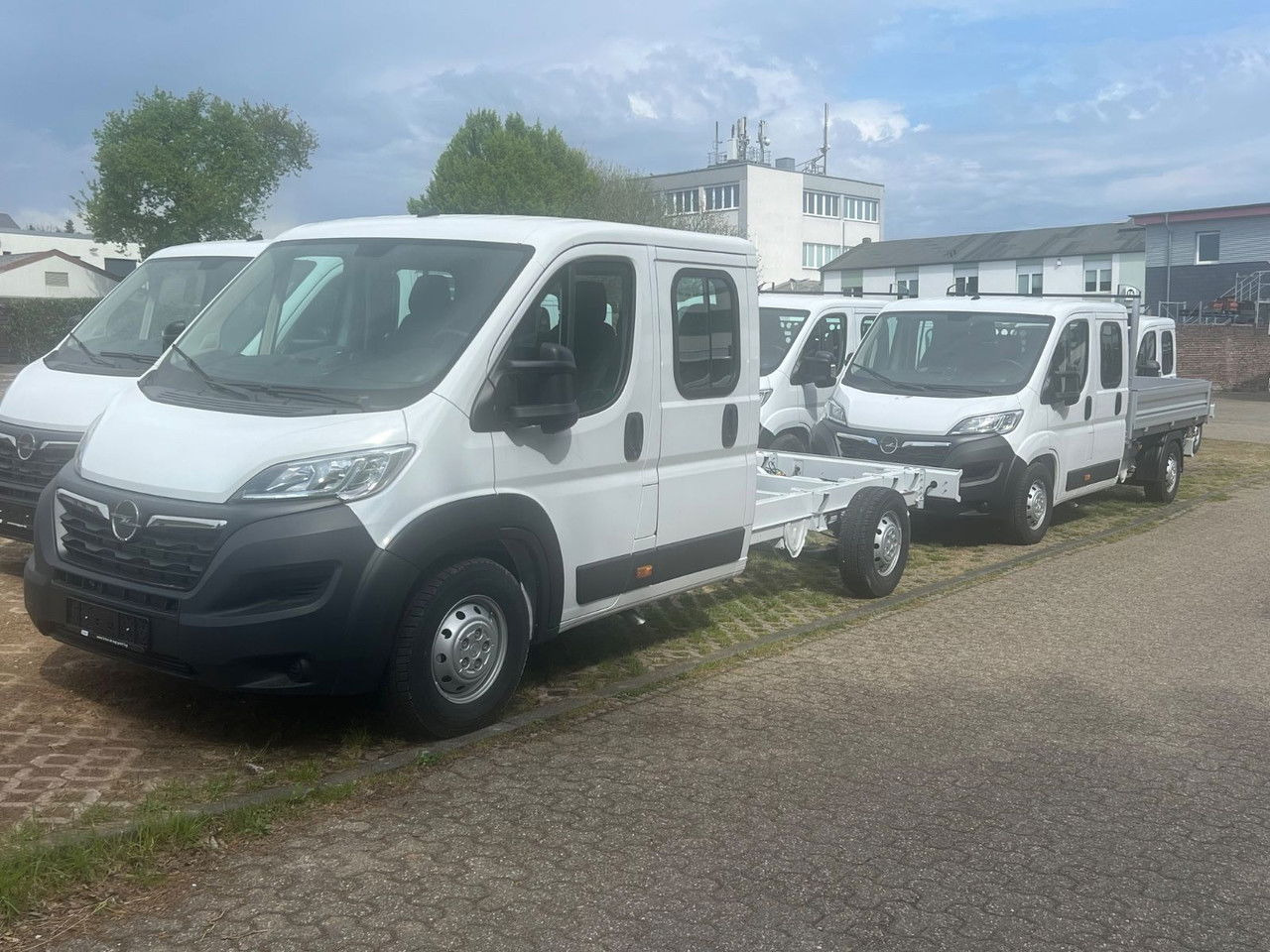 Opel Movano DoKa Kipper-Pritsche- L3H2 3,5t Edition Vermietung möglich - Kipper Transporter, Transporter mit Doppelkabine: das Bild 3 Opel Movano DoKa Kipper-Pritsche- L3H2 3,5t Edition Vermietung möglich - Kipper Transporter, Transporter mit Doppelkabine: das Bild 3