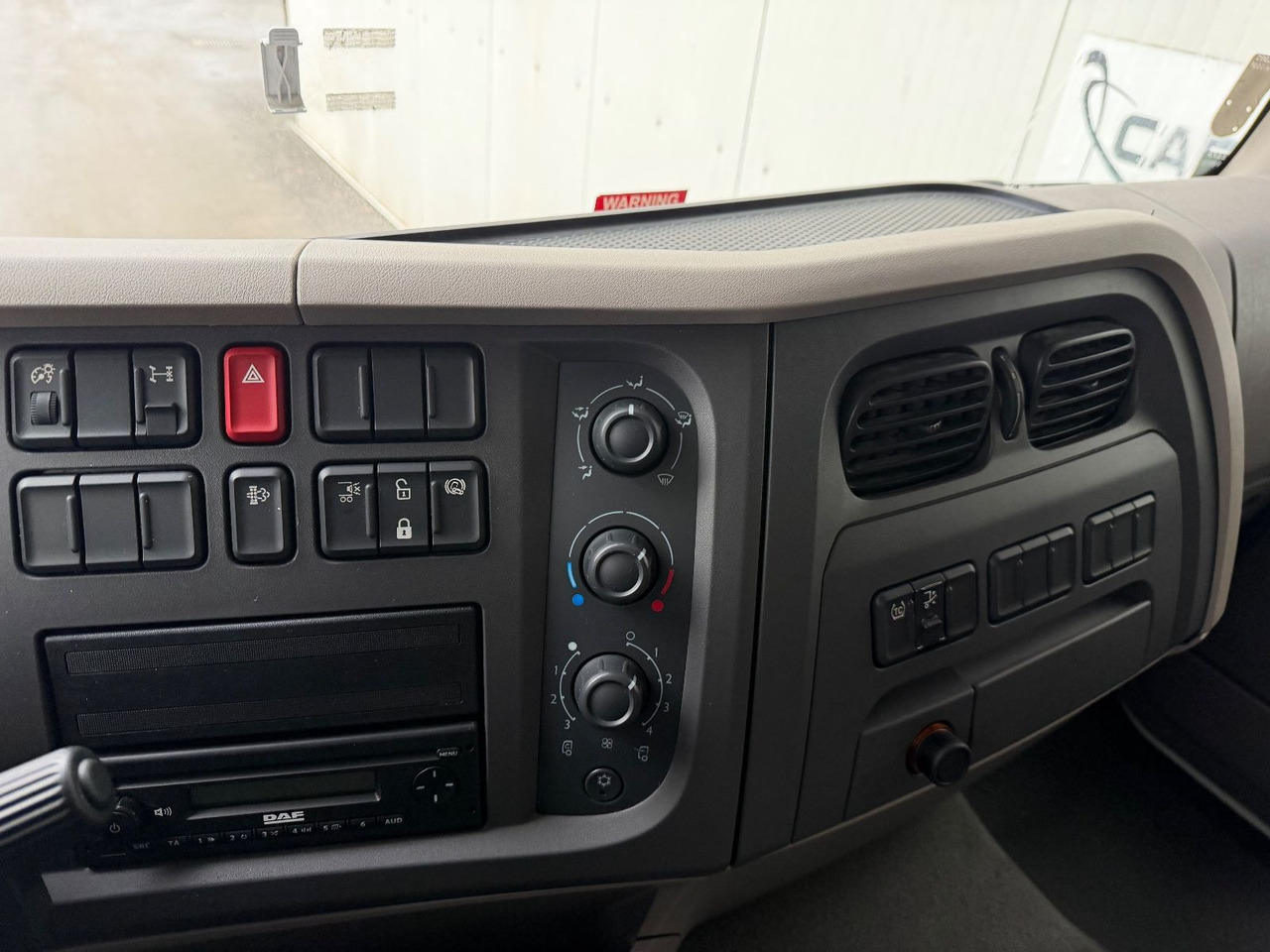 Plane LKW DAF LF 260 2T LBW TÜV neu: das Bild 10