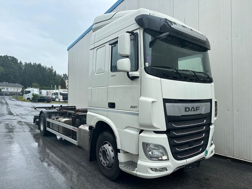DAF XF 460 SpaceCab Retarder TÜV neu DAF XF 460 SpaceCab Retarder - Containerwagen/ Wechselfahrgestell LKW: das Bild 2 DAF XF 460 SpaceCab Retarder TÜV neu DAF XF 460 SpaceCab Retarder - Containerwagen/ Wechselfahrgestell LKW: das Bild 2