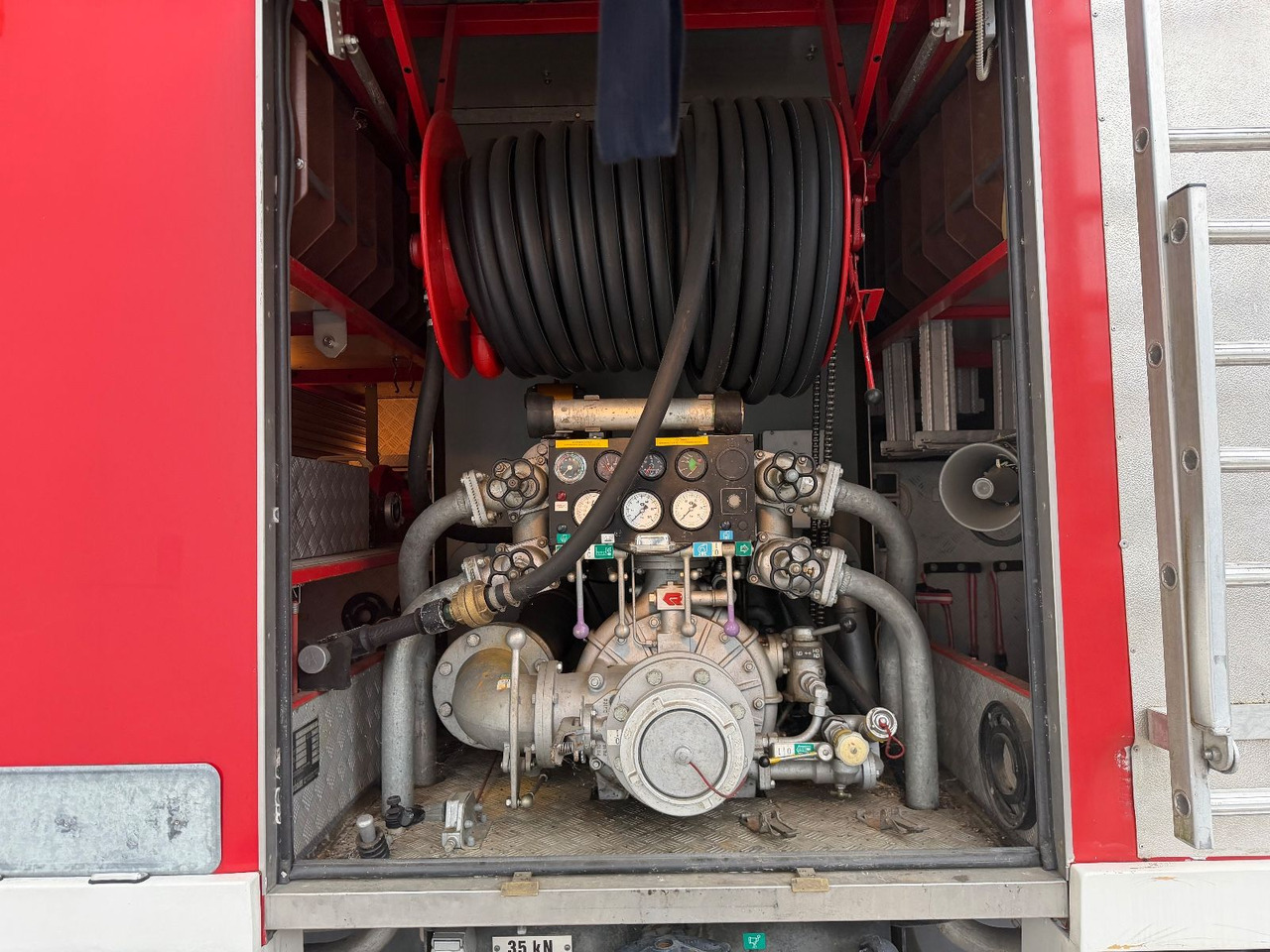 Steyr 791 Feuerwehr 2000L Tank - LKW: das Bild 5 Steyr 791 Feuerwehr 2000L Tank - LKW: das Bild 5