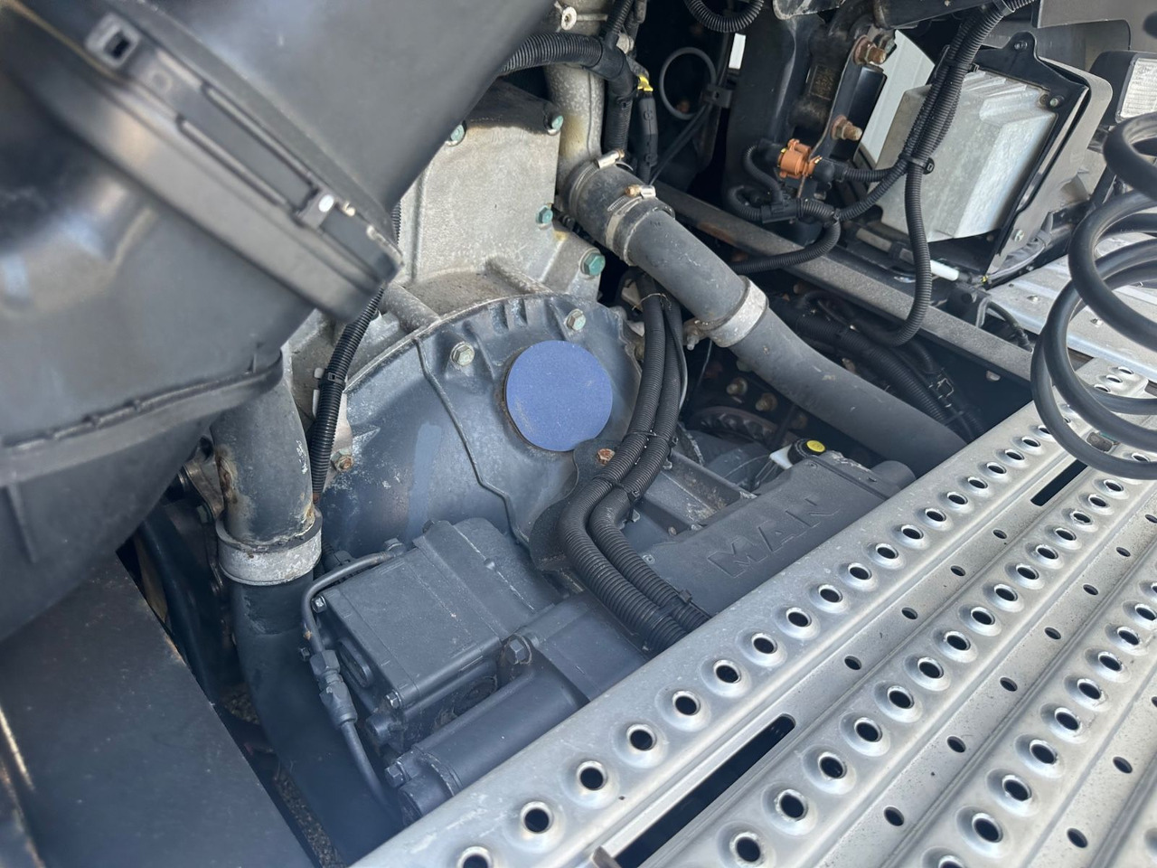 MAN TGX 18.460 XXL Intarder/Standklima - Sattelzugmaschine: das Bild 5 MAN TGX 18.460 XXL Intarder/Standklima - Sattelzugmaschine: das Bild 5